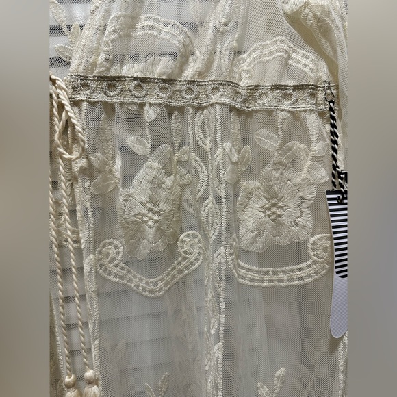 Story On Lace Overlay Jacket with front tie - Picture 5 of 9